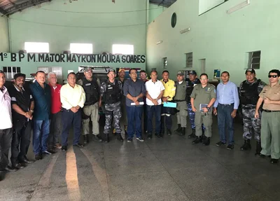 Reunião foi realizada na manhã desta sexta-feira