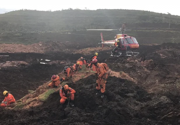 Barragem em Brumadinho rompe e deixa mortos 