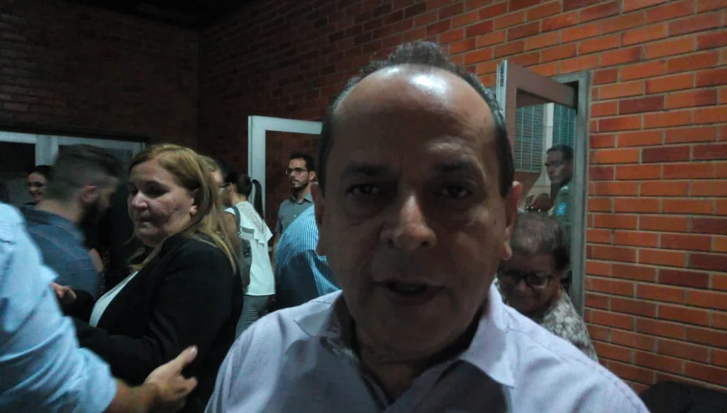 Deputado Hélio Isaías