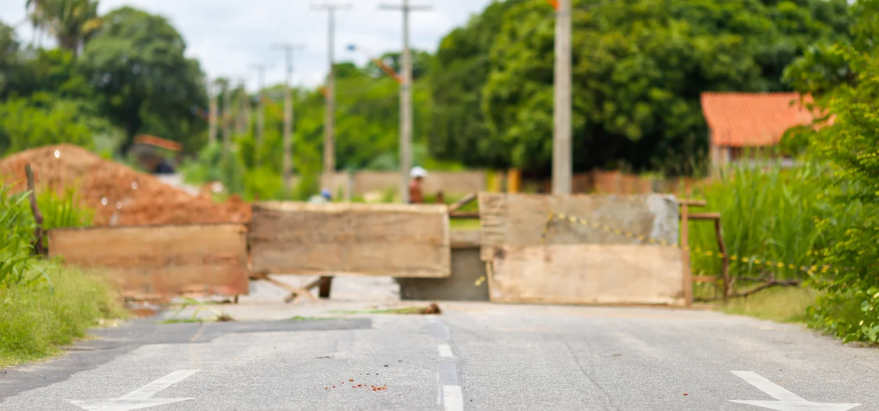O jovem pilotava uma motocicleta