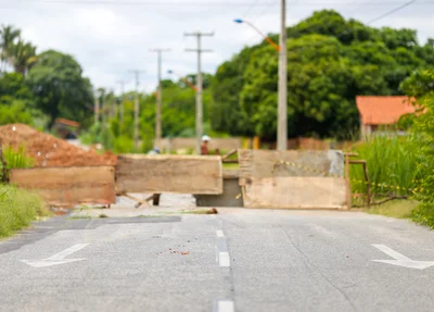 O jovem pilotava uma motocicleta