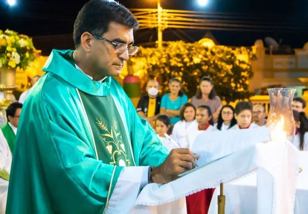 Padre Gregório Lustosa recebe alta