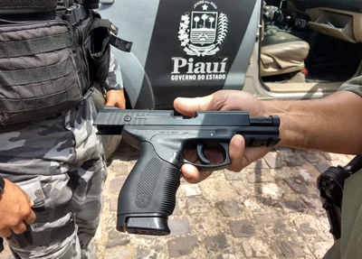 A arma foi apreendida pelo RONE