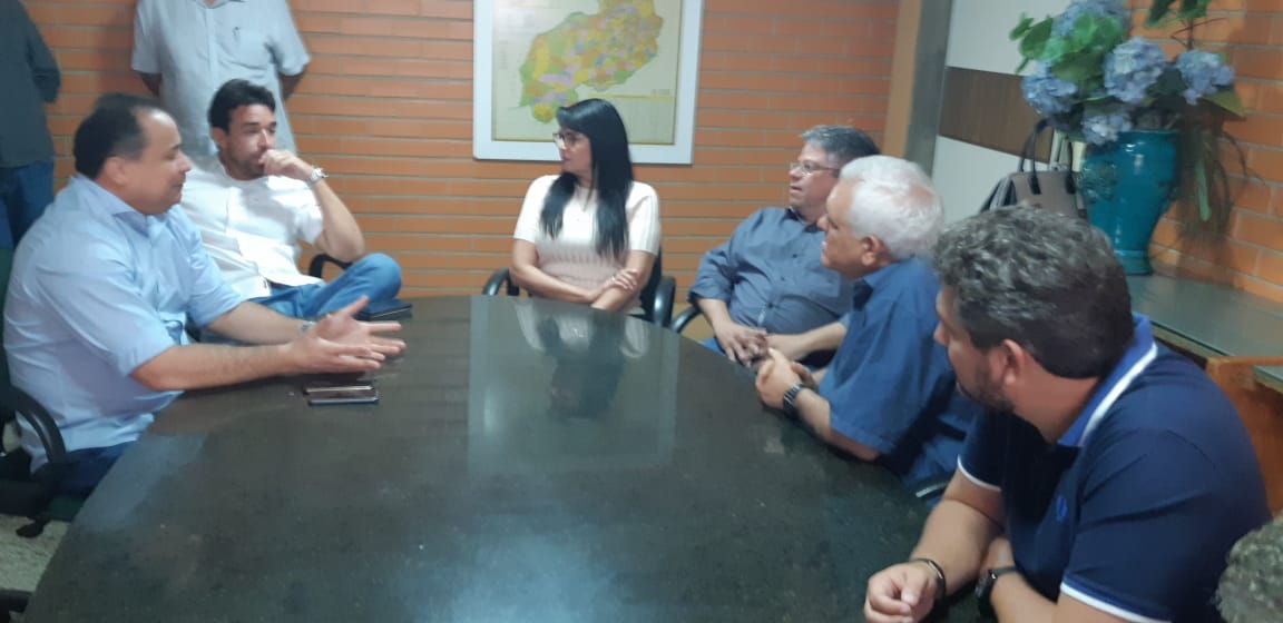 Oposição reunida com deputado Themístocles Filho  