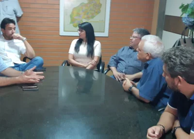 Oposição reunida com deputado Themístocles Filho  