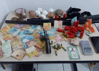 Material encontrado com o suspeito