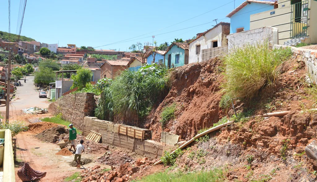 Obra foi retomada após apelo dos moradores