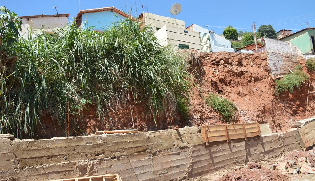 Obra foi retomada semana passada