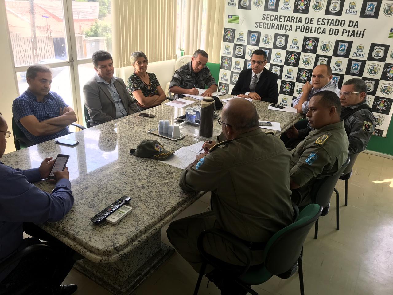 Reunião na Secretaria de Segurança