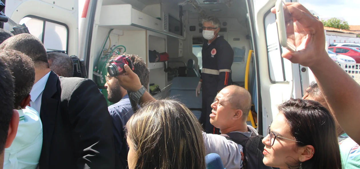 Ambulância do SAMU levou o acusado ao HUT