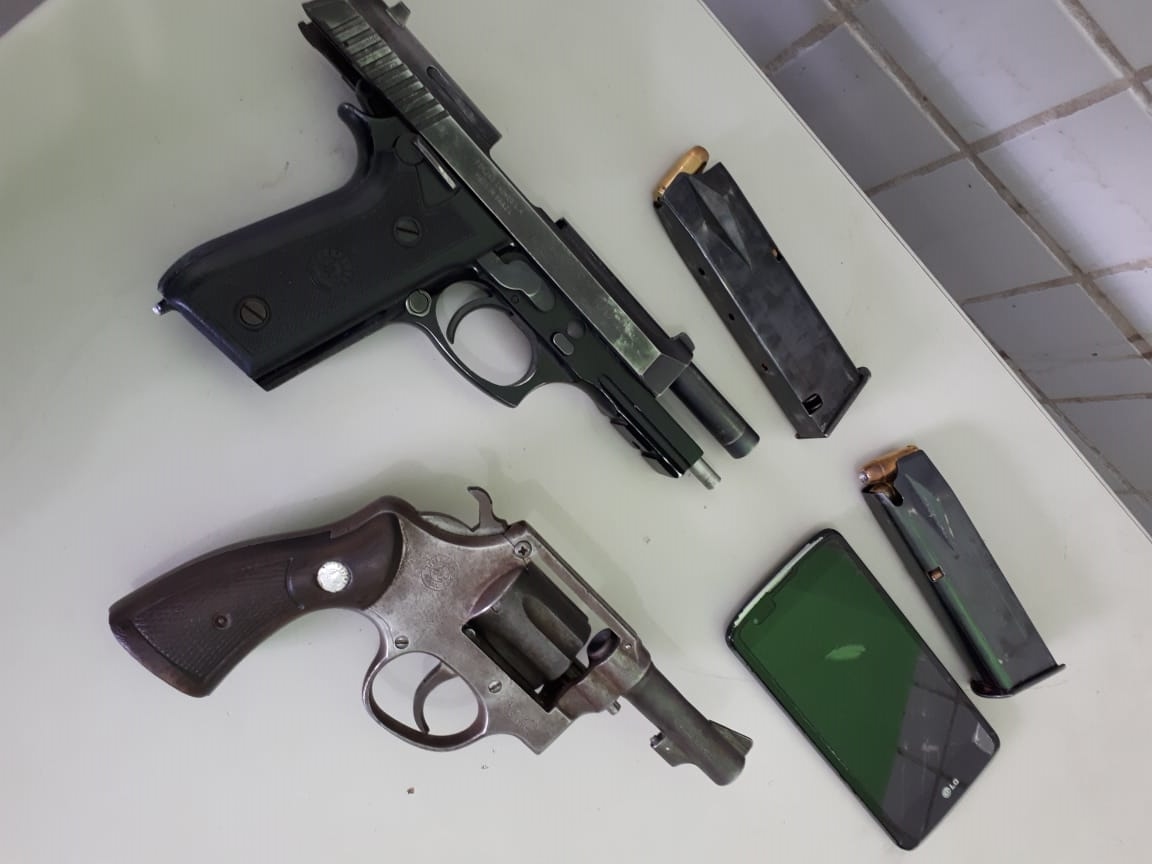 Armas de fogo encontradas com o PM do Maranhão, inclusive o revólver irregular