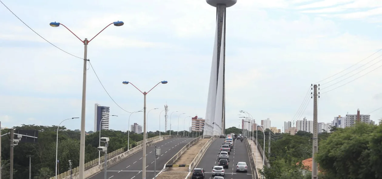 Cortejo seguiu pela ponte Estaiada