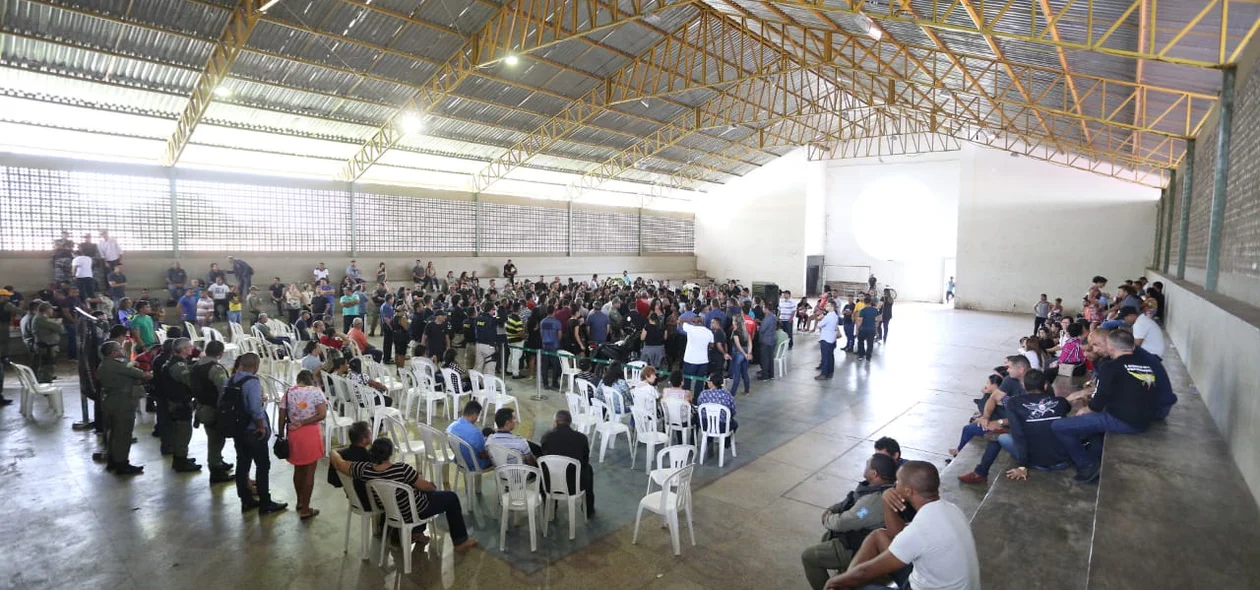 Muita tristeza no velório do cabo Samuel Borges