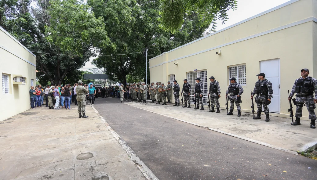 Polícia Militar no cemitério 