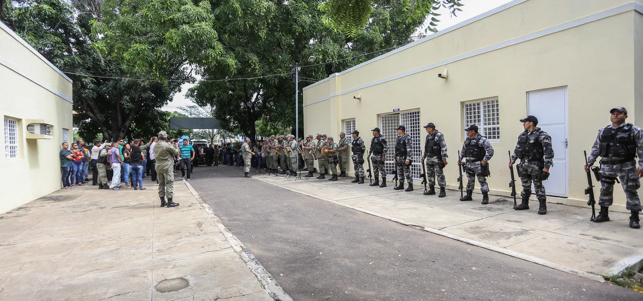 Polícia Militar no cemitério 