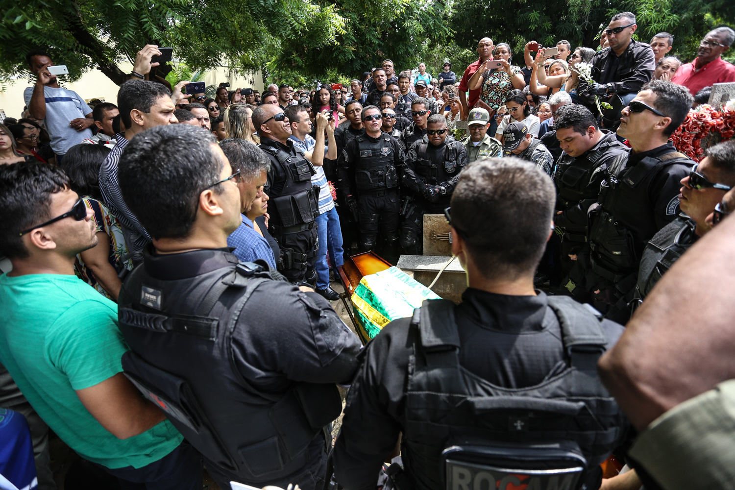 Sepultamento do cabo Samuel Borges aconteceu no cemitério São Judas Tadeu 