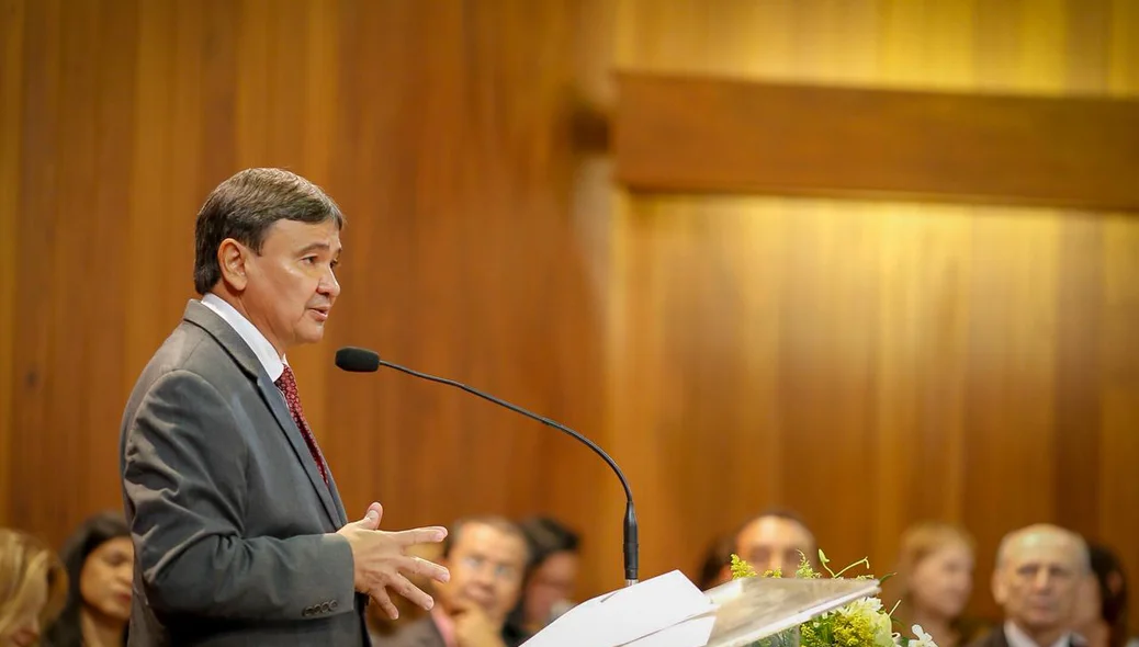 Governador Wellington Dias durante leitura da Mensagem Anual