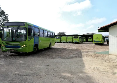 Ônibus na garagem da Emtracol na zona sudeste de Teresina