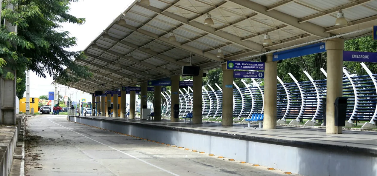 Terminal do Itararé com pouca movimentação de passageiros
