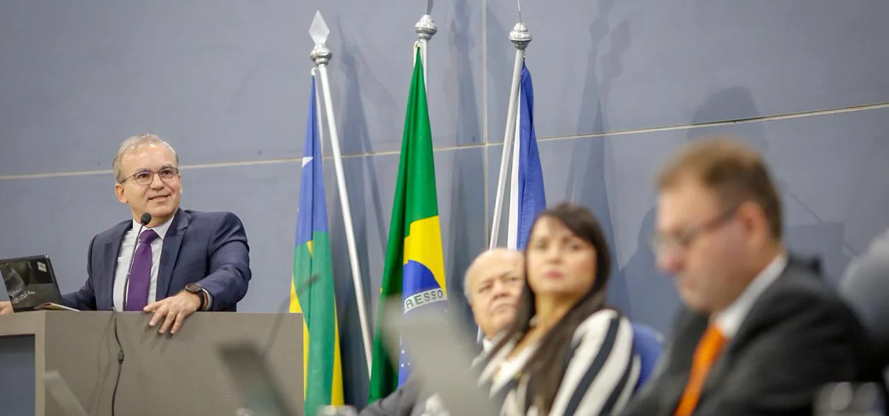 Firmino Filho na abertura do Ano Legislativo na Câmara Municipal de Teresina
