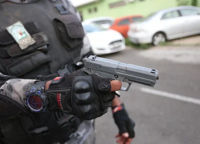 Simulacro de arma de fogo apreendido