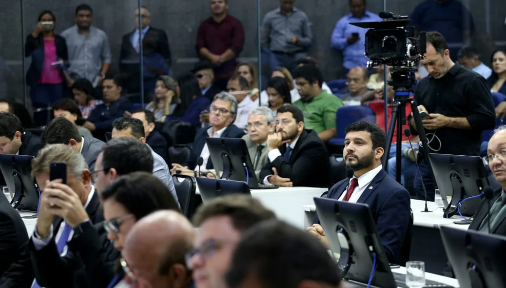 Vereadores durante abertura do Ano Legislativo na Câmara