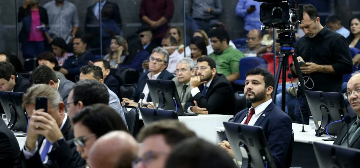 Vereadores durante abertura do Ano Legislativo na Câmara