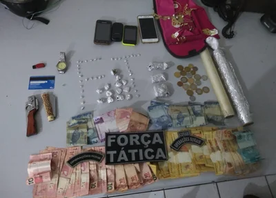 Material apreendido pela Polícia Militar