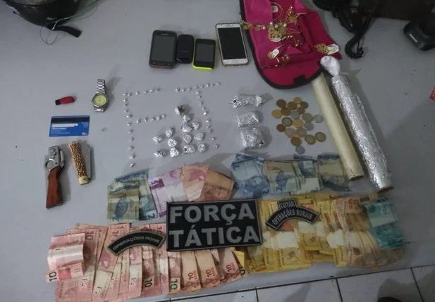 Material apreendido pela Polícia Militar