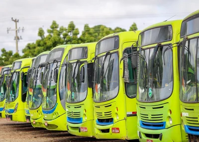 Ônibus da empresa Emtracol