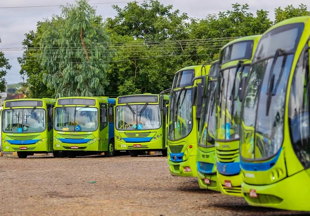 Ônibus da Emtracol