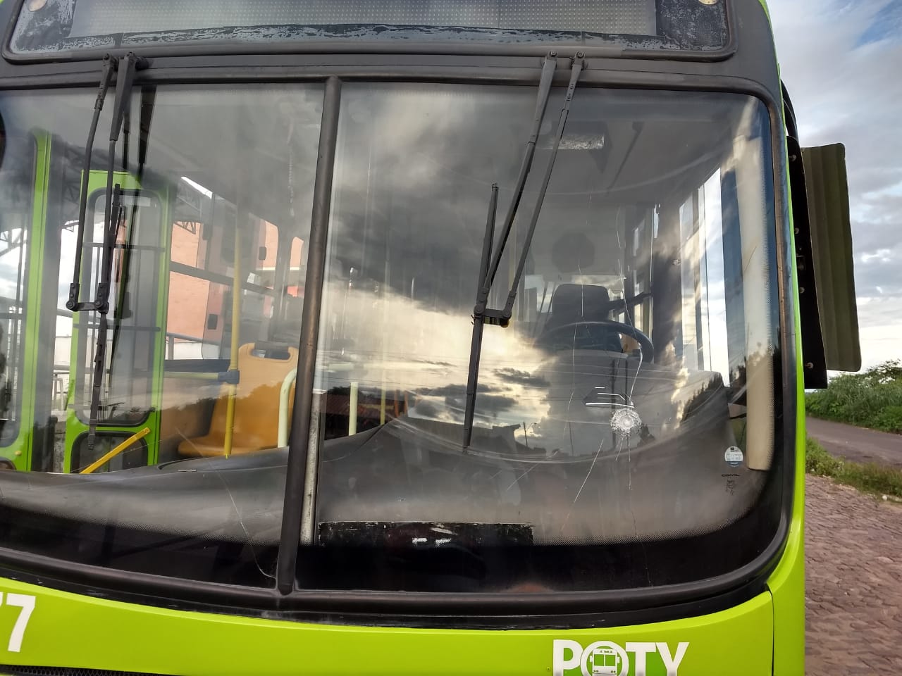 Ônibus foi recolhido por falta de segurança