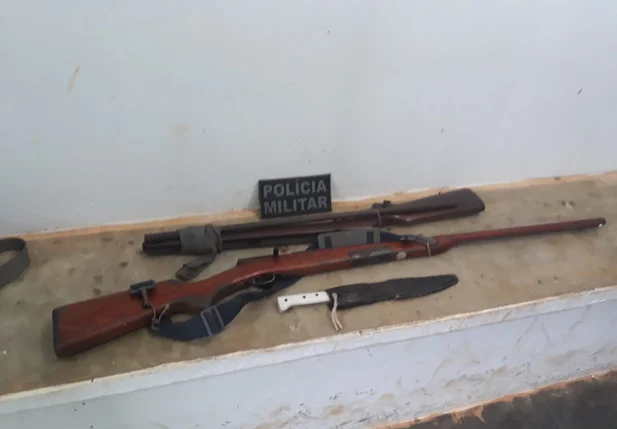 Armas apreendidas pela Polícia Militar em Ladre Sales