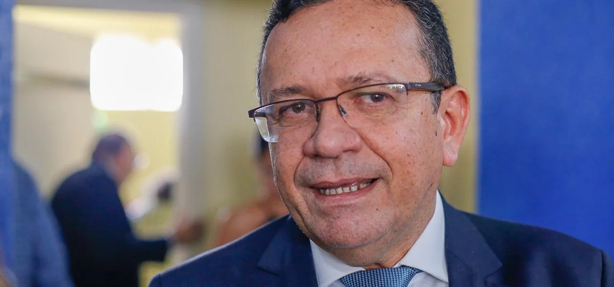 Desembargador Sebastião Martins, presidente do TRE