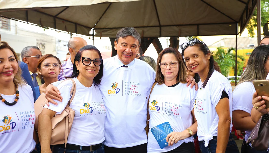 Dia D das matrículas EJA ocorreu na praça Rio Branco