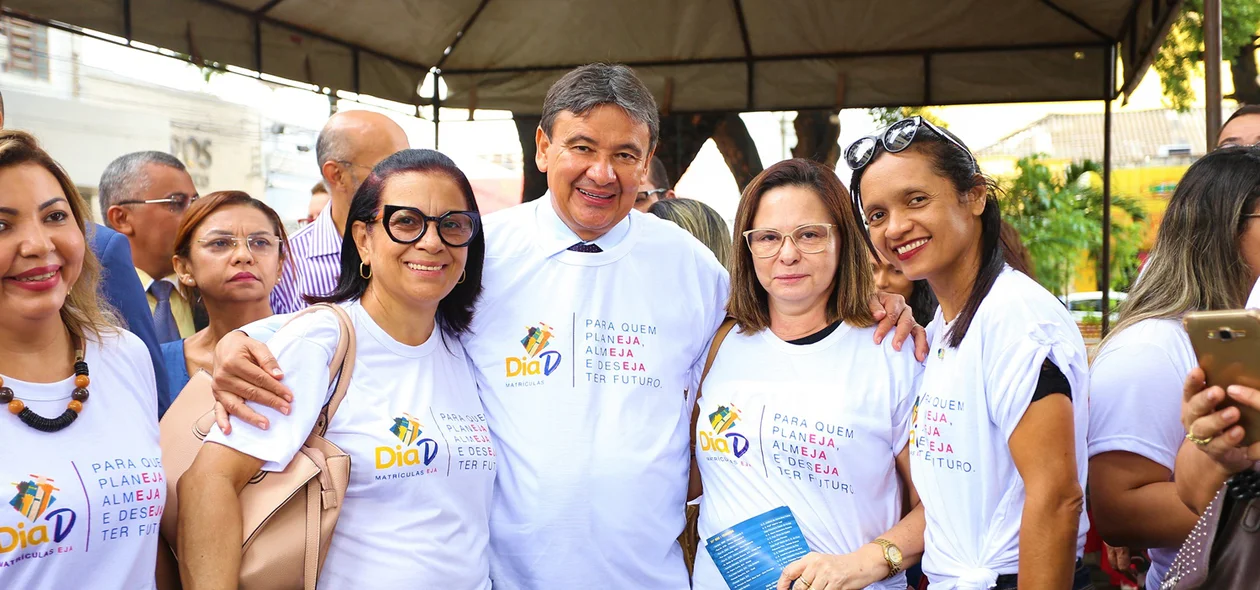 Dia D das matrículas EJA ocorreu na praça Rio Branco