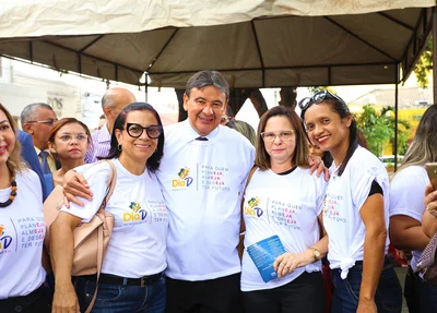 Dia D das matrículas EJA ocorreu na praça Rio Branco