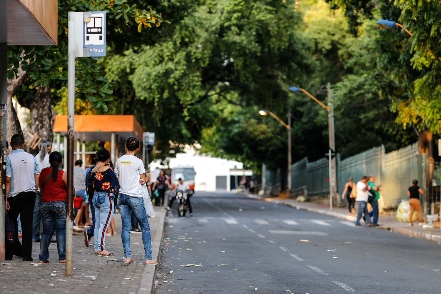 Falta de ônibus prejudica a população 