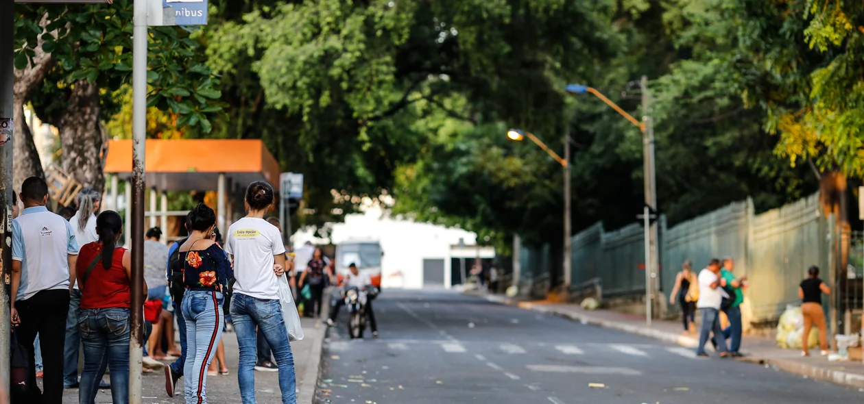 Falta de ônibus prejudica a população 
