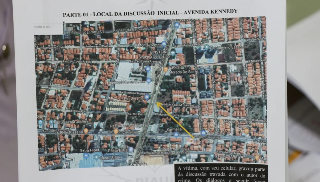 Início da discussão em um semáforo, próximo ao clube Xamegão na Avenida Kennedy