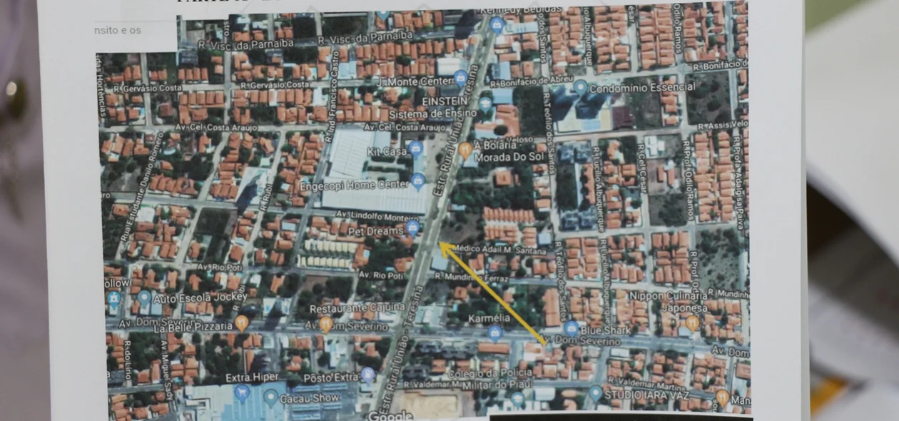 Início da discussão em um semáforo, próximo ao clube Xamegão na Avenida Kennedy