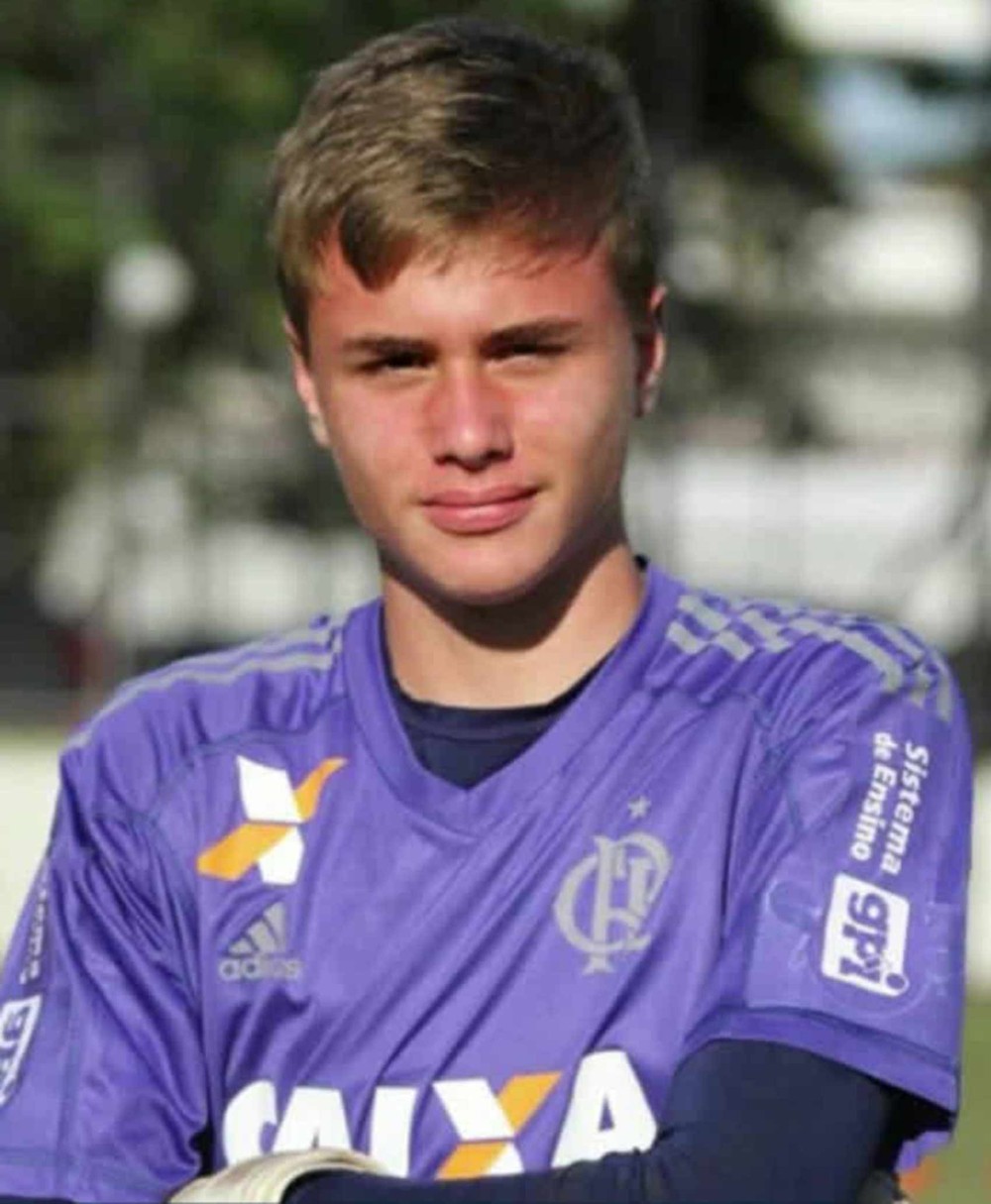 O goleiro Bernardo Pisetta 