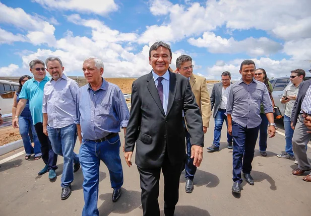 Autoridades políticas inauguram Rodoanel de Teresina