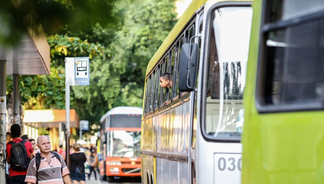 Ônibus clandestinos 