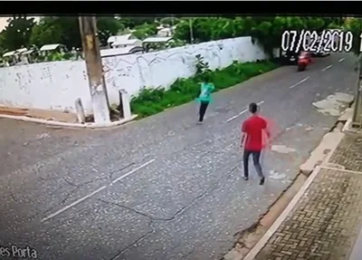 Câmera flagra assalto no bairro Mafuá