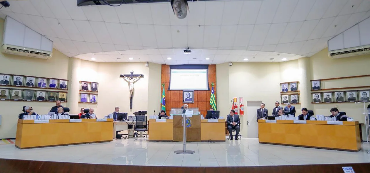 Autoridades presentes na posse do Juiz Ítalo Márcio  