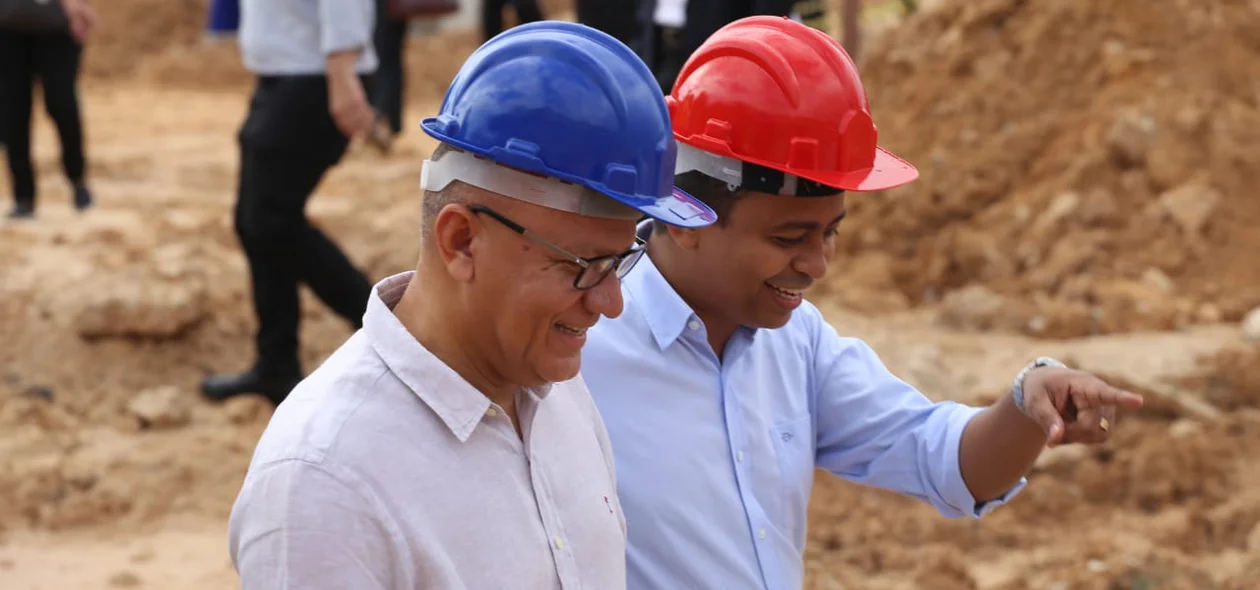 Franzé Silva e Francisco Costa em visita a nova maternidade de Teresina