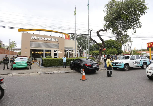 Criminoso morre após roubar cofre do Mc Donalds em Teresina