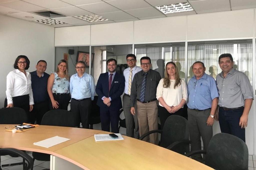Participantes da reunião de mediação