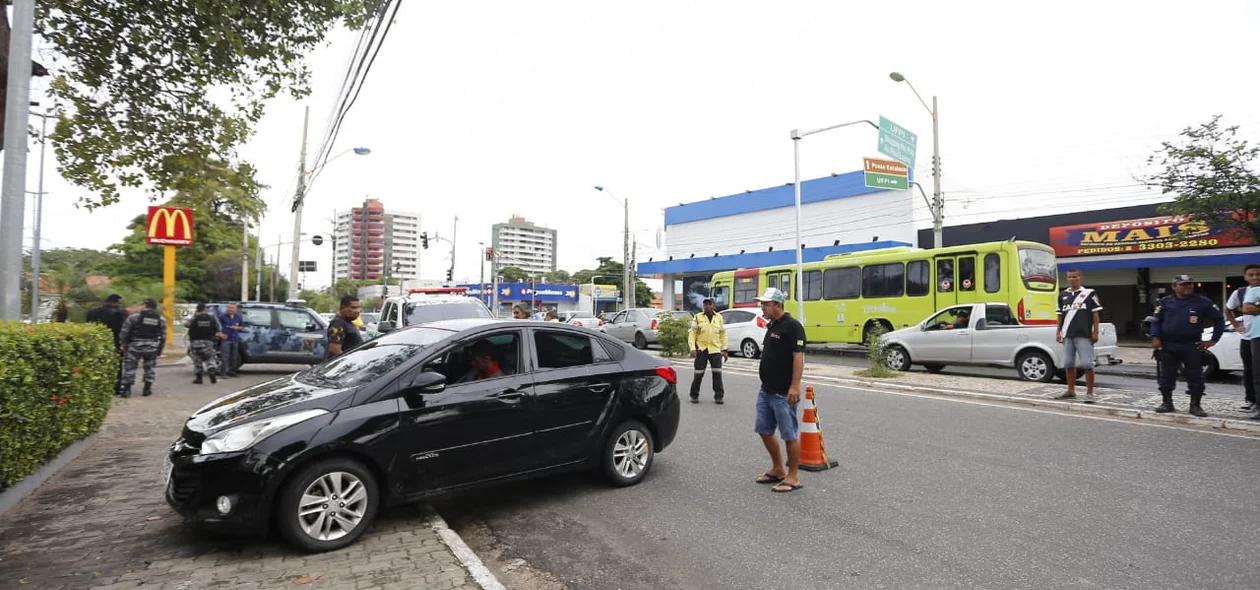Veículo usado pelos criminosos